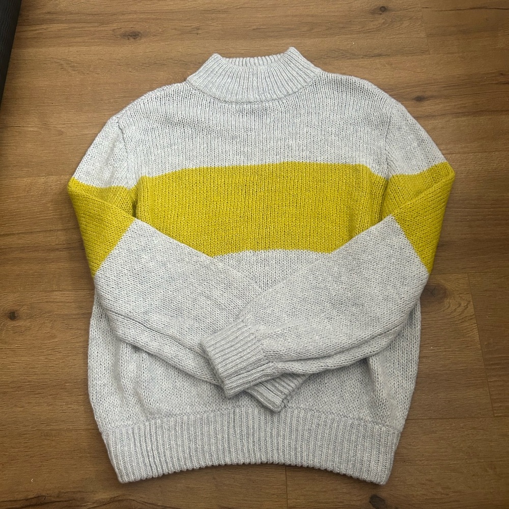 Aerie Soft Gray Knit Sweater - Picture 3 of 5